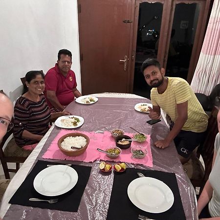 Dreamscape Home Stay แคนดี้ ภายนอก รูปภาพ