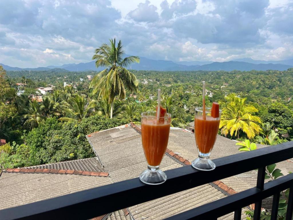 Dreamscape Home Stay แคนดี้ ภายนอก รูปภาพ