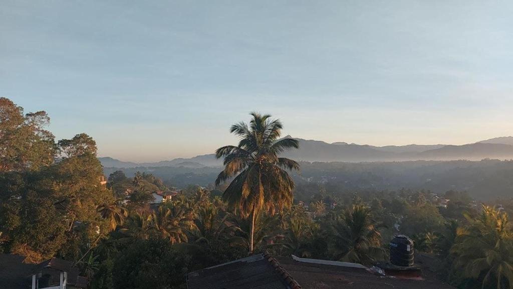 Dreamscape Home Stay แคนดี้ ภายนอก รูปภาพ