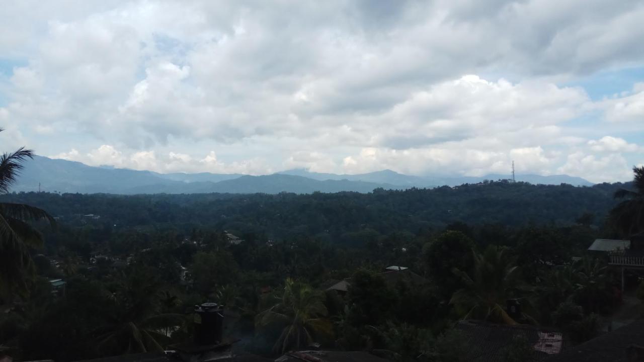 Dreamscape Home Stay แคนดี้ ภายนอก รูปภาพ
