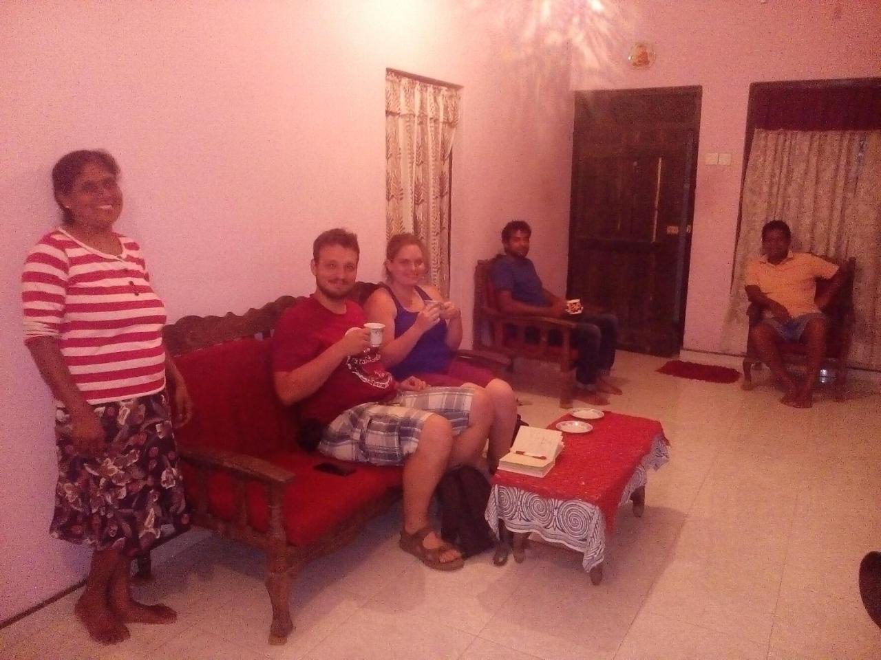 Dreamscape Home Stay แคนดี้ ภายนอก รูปภาพ